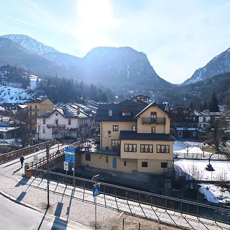 דירה Hostdomus - Casa Ariel *